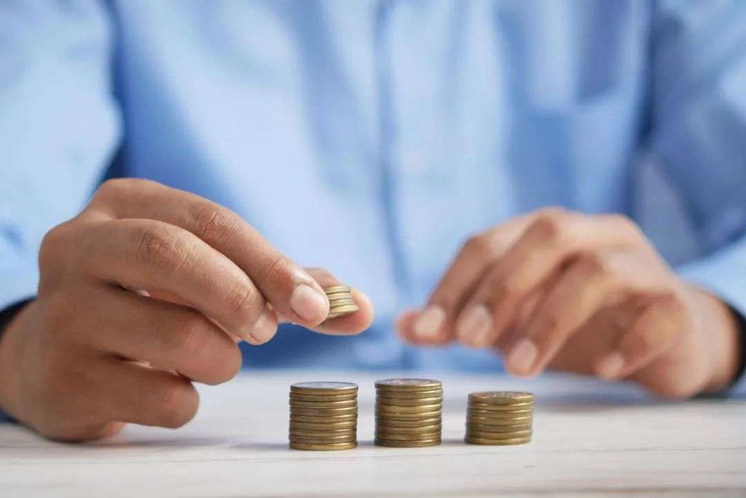 冰火新消費(fèi)：誰(shuí)已退場(chǎng)？誰(shuí)還在砸錢(qián)？
